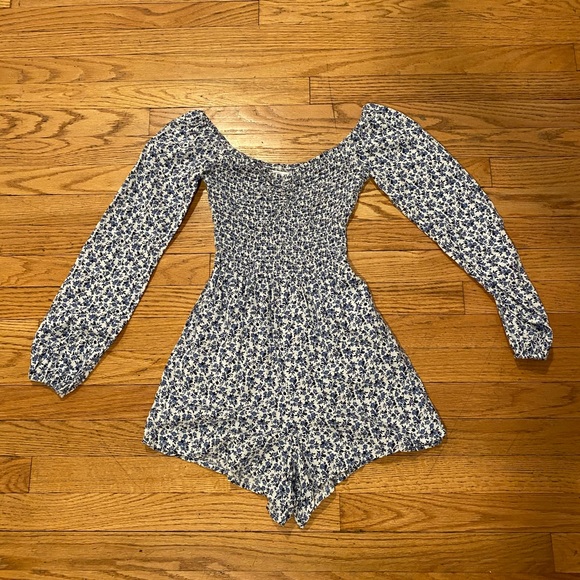 Hollister Pants - ❤️Hollister Floral Romper❤️